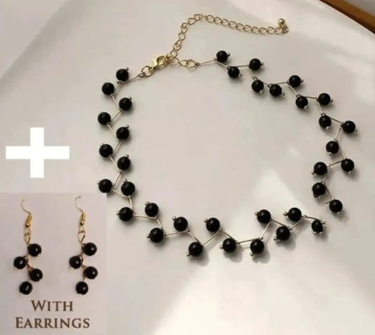 Zig Zag Black & White Choker With Earrings